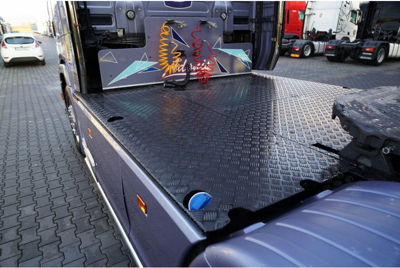 הַחכָּרָה Scania S 580 / V8 / ORGINALNA EDYCJA LIMITED / NR 010 / RETARDER / I-PA Scania S 580 / V8 / ORGINALNA EDYCJA LIMITED / NR 010 / RETARDER / I-PA: תמונה 13 הַחכָּרָה Scania S 580 / V8 / ORGINALNA EDYCJA LIMITED / NR 010 / RETARDER / I-PA Scania S 580 / V8 / ORGINALNA EDYCJA LIMITED / NR 010 / RETARDER / I-PA: תמונה 13