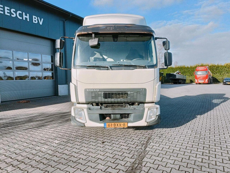 Volvo FL210 - Platform truck - משאית צד נופל/ שטוחה: תמונה 4 Volvo FL210 - Platform truck - משאית צד נופל/ שטוחה: תמונה 4