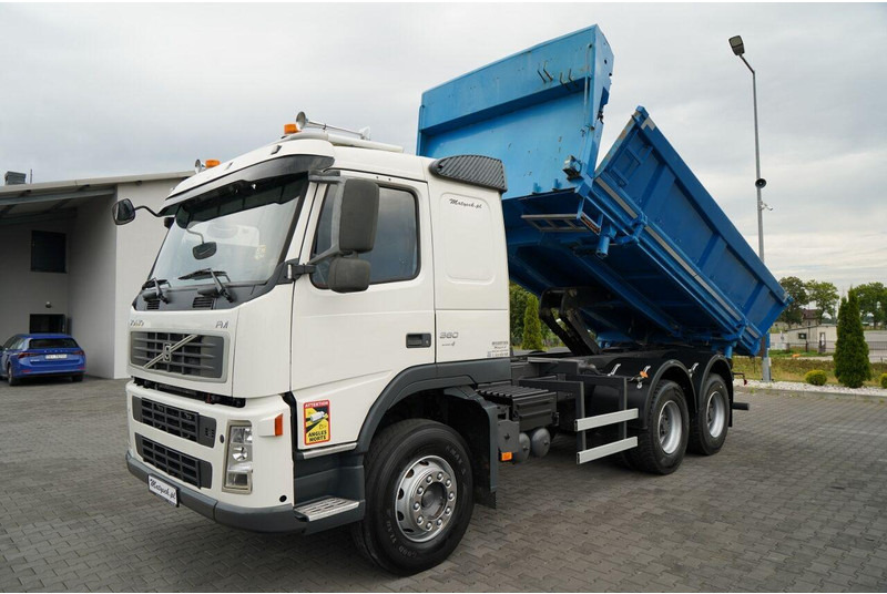 Volvo FM 360 / 6x4 / WYWROTKA DWUSTRONNA / HYDROBURTA / MANUAL / SPROW - מזהיר: תמונה 2 Volvo FM 360 / 6x4 / WYWROTKA DWUSTRONNA / HYDROBURTA / MANUAL / SPROW - מזהיר: תמונה 2