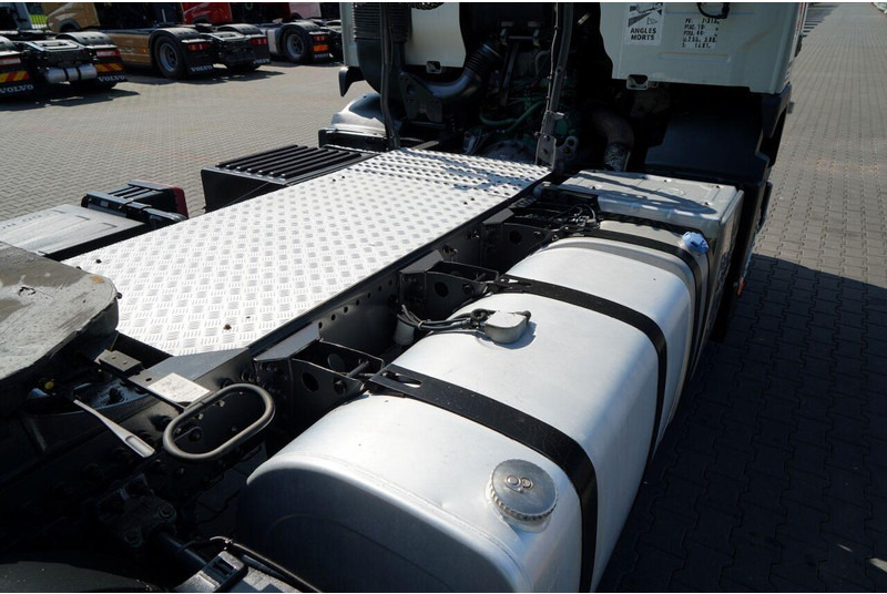 יחידת טרקטור Volvo FM 380 / PEŁNY ADR / NISKA KABINA / DZIENNA KABINA / SPROWADZONY: תמונה 16 יחידת טרקטור Volvo FM 380 / PEŁNY ADR / NISKA KABINA / DZIENNA KABINA / SPROWADZONY: תמונה 16