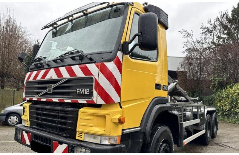 Volvo FM12 6x6 Hook lift - משאית הרמת וו: תמונה 4 Volvo FM12 6x6 Hook lift - משאית הרמת וו: תמונה 4