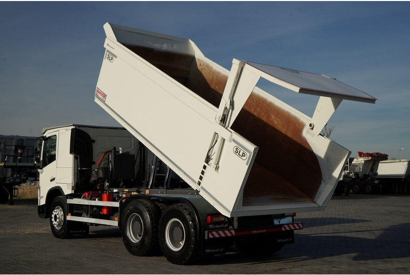 Volvo FMX 550 / 6x4 / WYWROTKA / WOZIDŁO / HARDOX / HYDRAULICZNA KLAPA - מזהיר: תמונה 3 Volvo FMX 550 / 6x4 / WYWROTKA / WOZIDŁO / HARDOX / HYDRAULICZNA KLAPA - מזהיר: תמונה 3