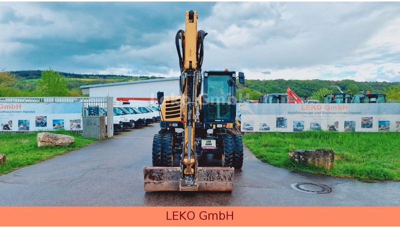 Yanmar B 95W Mit Drei Löffeln und Ein Hammer - מחפר גלגלים: תמונה 2 Yanmar B 95W Mit Drei Löffeln und Ein Hammer - מחפר גלגלים: תמונה 2