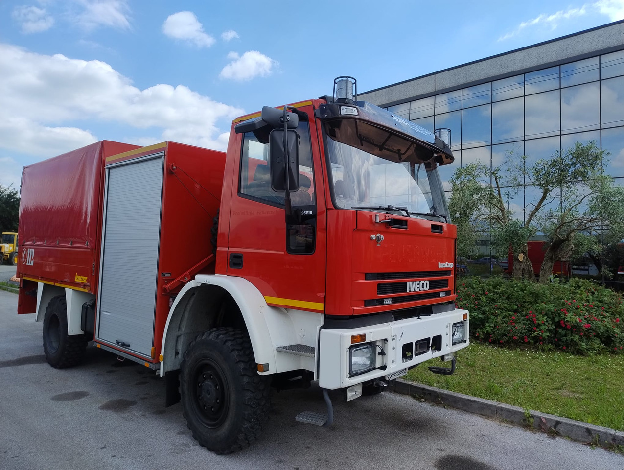 IVECO Eurocargo - משאית צד נופל/ שטוחה: תמונה 1 IVECO Eurocargo - משאית צד נופל/ שטוחה: תמונה 1