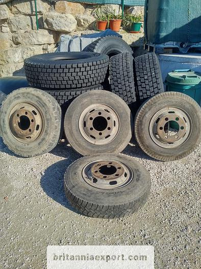 4 x used 7.50-16 LT tyres on 6 studs rims for Toyota Dyna 300 - חבילת גלגלים וצמיגים: תמונה 1 4 x used 7.50-16 LT tyres on 6 studs rims for Toyota Dyna 300 - חבילת גלגלים וצמיגים: תמונה 1