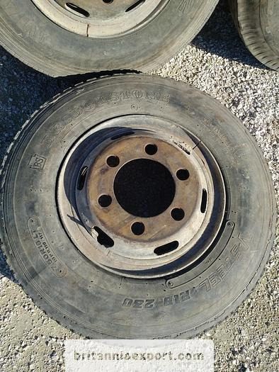 4 x used 7.50-16 LT tyres on 6 studs rims for Toyota Dyna 300 - חבילת גלגלים וצמיגים: תמונה 5 4 x used 7.50-16 LT tyres on 6 studs rims for Toyota Dyna 300 - חבילת גלגלים וצמיגים: תמונה 5