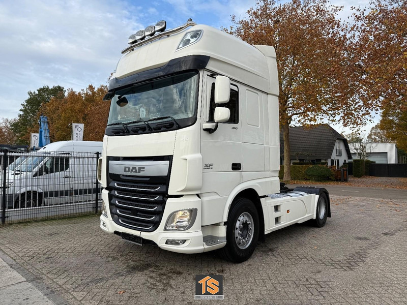DAF FT XF 106.460 SSC RETARDER - KLIMA - 2 TANKS - GERMAN TRUCK - יחידת טרקטור: תמונה 1 DAF FT XF 106.460 SSC RETARDER - KLIMA - 2 TANKS - GERMAN TRUCK - יחידת טרקטור: תמונה 1