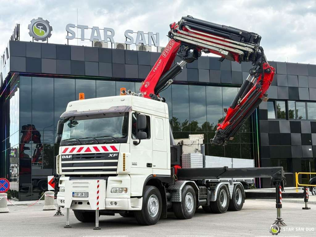 DAF XF 105.510 8x4 FASSI F800 XP Crane Fifth wheel - משאית מנוף: תמונה 2 DAF XF 105.510 8x4 FASSI F800 XP Crane Fifth wheel - משאית מנוף: תמונה 2