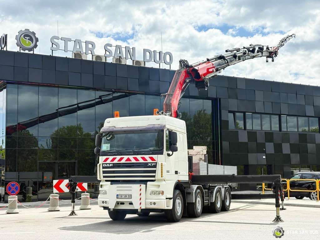 DAF XF 105.510 8x4 FASSI F800 XP Crane Fifth wheel - משאית מנוף: תמונה 1 DAF XF 105.510 8x4 FASSI F800 XP Crane Fifth wheel - משאית מנוף: תמונה 1
