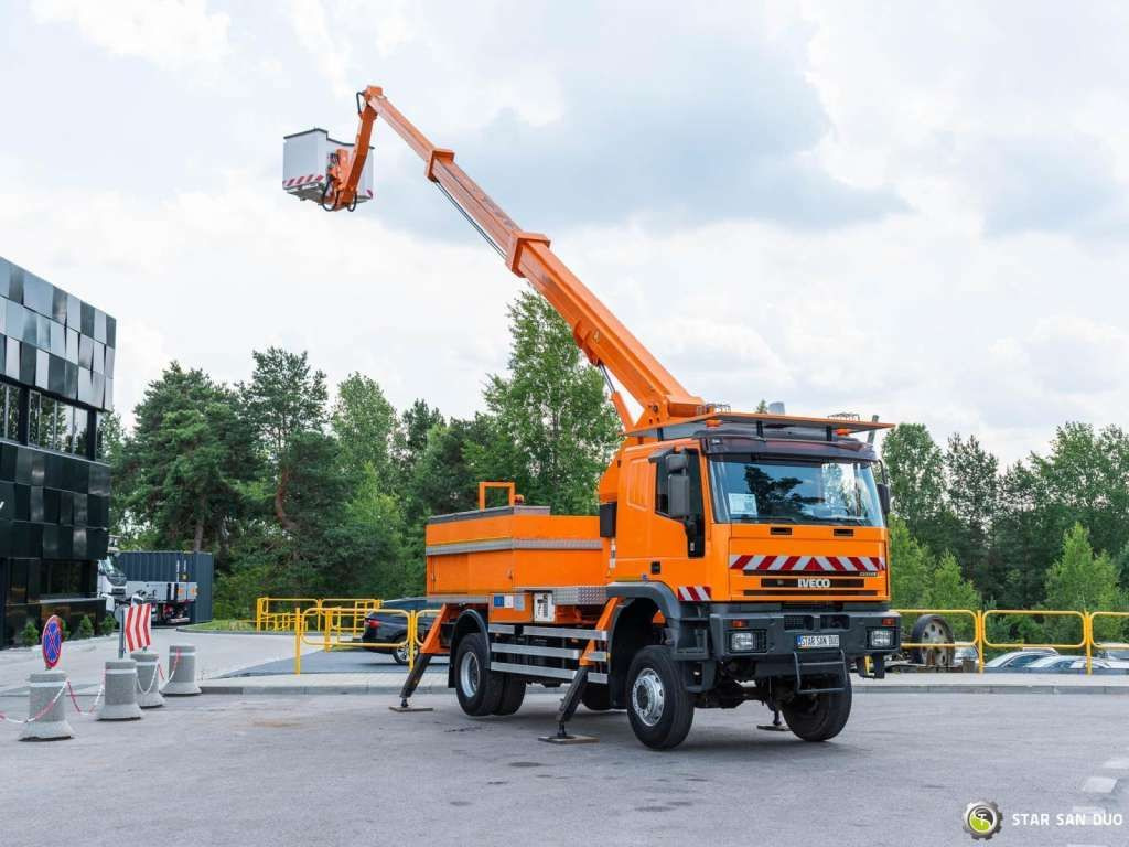 Iveco CURSOR 240 4x4 RUTHMANN T225 22,5 Meters Lift - פלטפורמה אווירית מותקנת על משאית: תמונה 3 Iveco CURSOR 240 4x4 RUTHMANN T225 22,5 Meters Lift - פלטפורמה אווירית מותקנת על משאית: תמונה 3