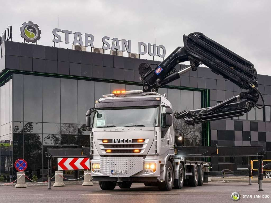 Iveco STRALIS AS320S50Y 8x2 HMF 8520-0K6 FLY JIB Winc - משאית מנוף: תמונה 1 Iveco STRALIS AS320S50Y 8x2 HMF 8520-0K6 FLY JIB Winc - משאית מנוף: תמונה 1
