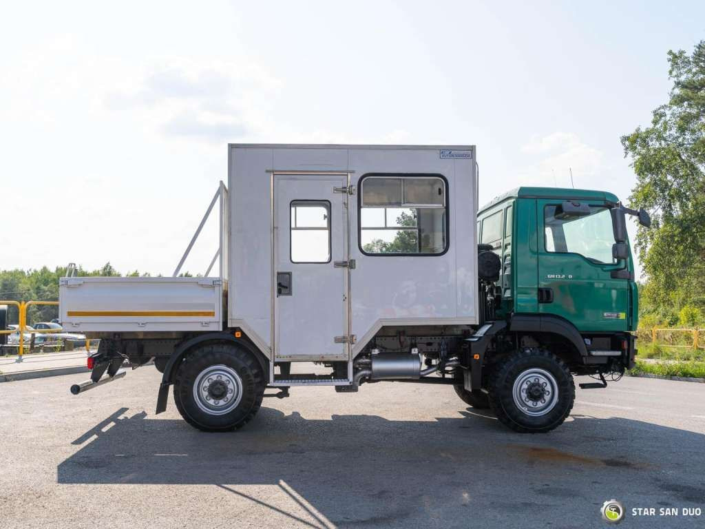 MAN TGM 13.240 4x4 BL Double Cab Camper BUS - משאית עם שלדת תא: תמונה 2 MAN TGM 13.240 4x4 BL Double Cab Camper BUS - משאית עם שלדת תא: תמונה 2