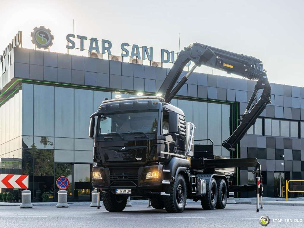 MAN TGS 26.420 6x6 HMF 3000 K6 Fly Jib Crane Basket - משאית מנוף: תמונה 4 MAN TGS 26.420 6x6 HMF 3000 K6 Fly Jib Crane Basket - משאית מנוף: תמונה 4