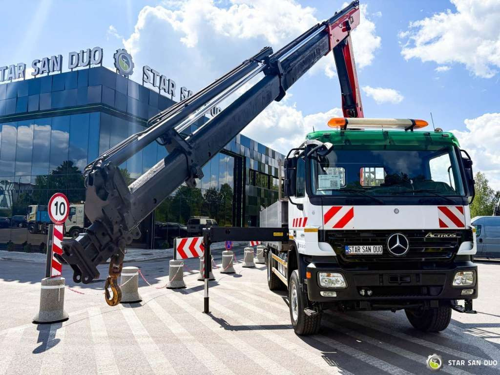 Mercedes-Benz ACTROS 2044A 4x4 Palfinger PK 20002 hds Crane - משאית מנוף: תמונה 4 Mercedes-Benz ACTROS 2044A 4x4 Palfinger PK 20002 hds Crane - משאית מנוף: תמונה 4