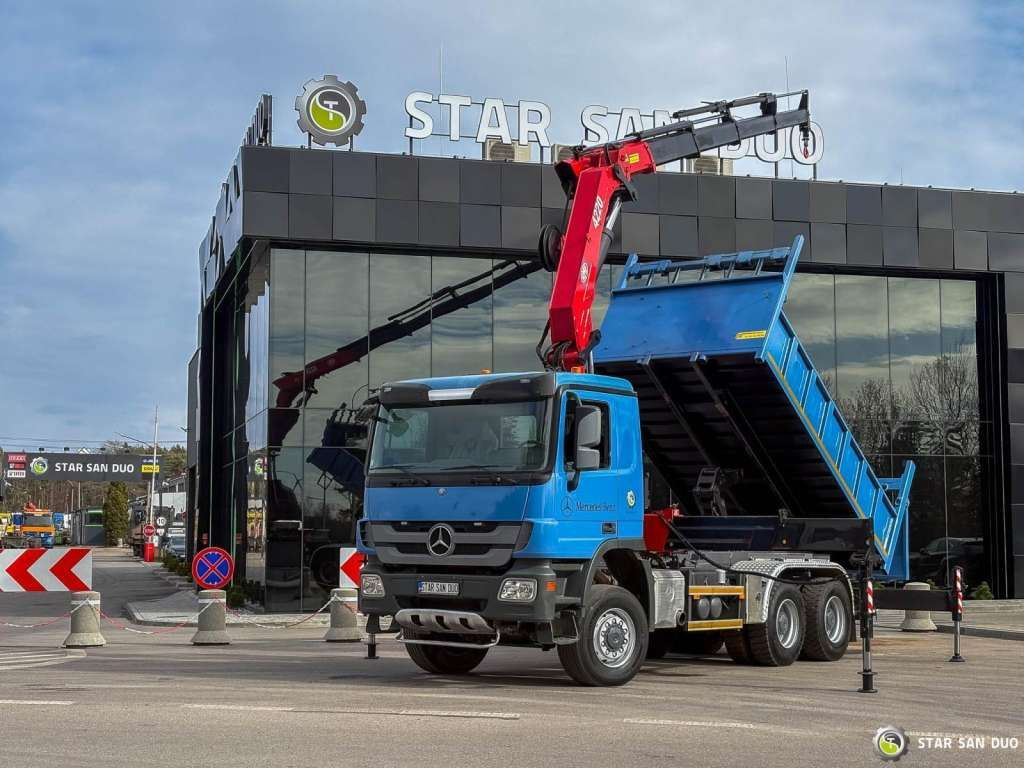 Mercedes-Benz ACTROS 3341 6x6 HMF 4220 K4 CRANE KIPPER - משאית מנוף: תמונה 1 Mercedes-Benz ACTROS 3341 6x6 HMF 4220 K4 CRANE KIPPER - משאית מנוף: תמונה 1