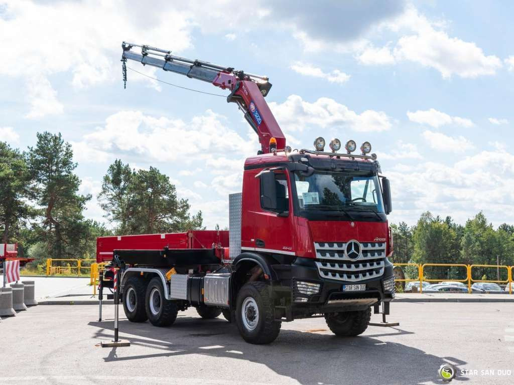 Mercedes-Benz AROCS 3345 6x6 HMF 3220 Winch Crane tipper - משאית מנוף: תמונה 2 Mercedes-Benz AROCS 3345 6x6 HMF 3220 Winch Crane tipper - משאית מנוף: תמונה 2