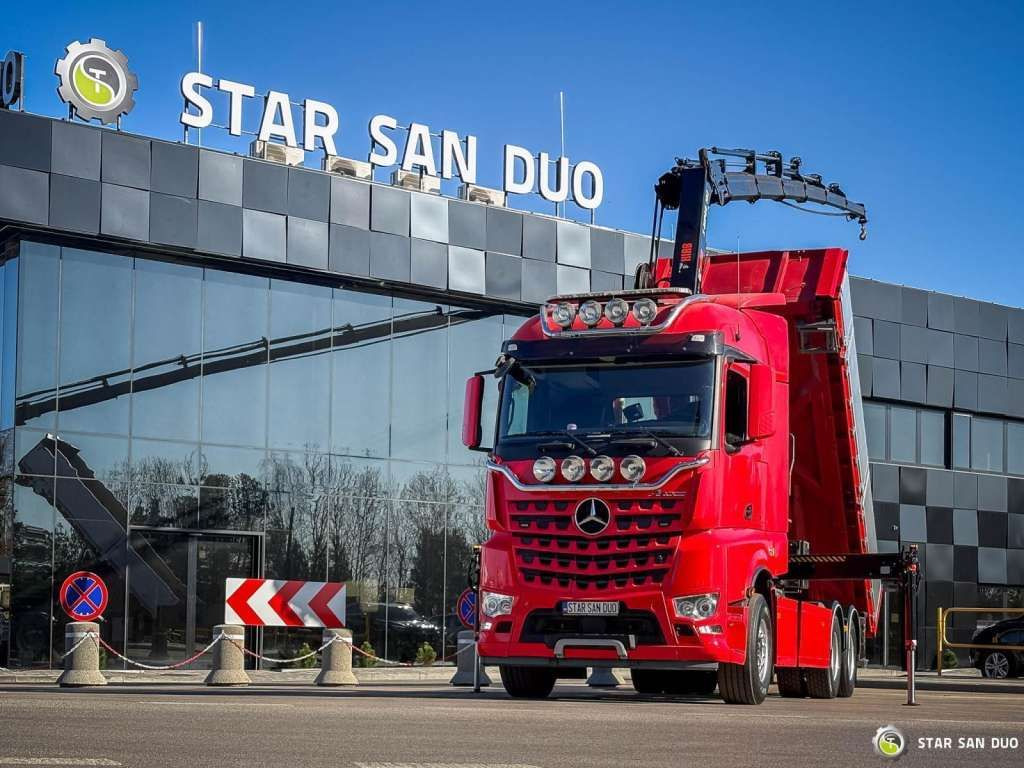 Mercedes-Benz AROCS 3358L 6x4 HIAB 192X-HIPRO E-6 Crane Kippe - מזהיר: תמונה 4 Mercedes-Benz AROCS 3358L 6x4 HIAB 192X-HIPRO E-6 Crane Kippe - מזהיר: תמונה 4