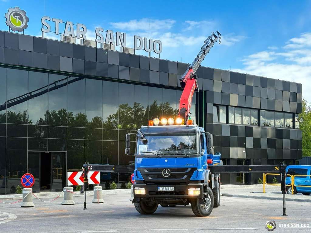 Mercedes-Benz AXOR 1833 4x4 Palfinger PK 22002 EH Crane Winch - משאית מנוף: תמונה 3 Mercedes-Benz AXOR 1833 4x4 Palfinger PK 22002 EH Crane Winch - משאית מנוף: תמונה 3