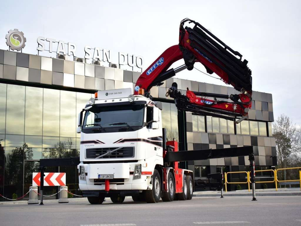 Volvo FH 520 8x2 EFFER 850 Fly Jib Winch 5th - משאית מנוף, יחידת טרקטור: תמונה 2 Volvo FH 520 8x2 EFFER 850 Fly Jib Winch 5th - משאית מנוף, יחידת טרקטור: תמונה 2