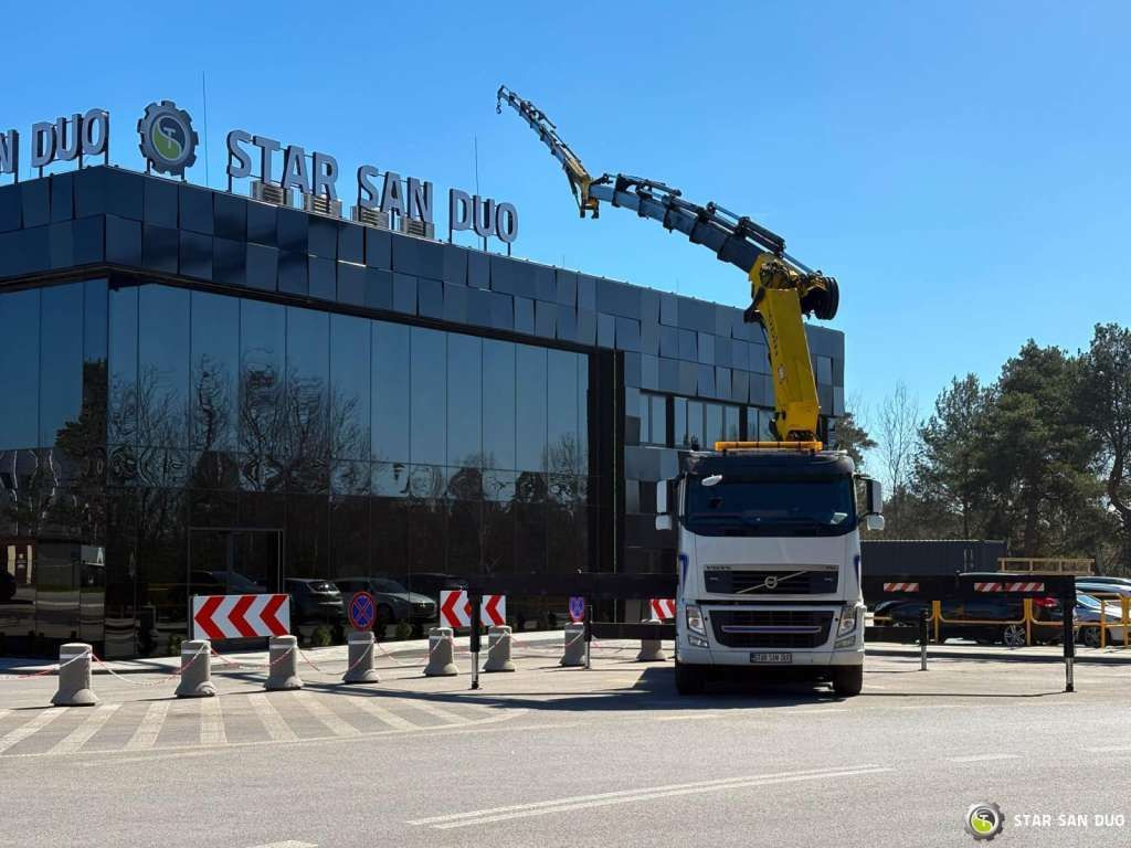 Volvo FH 520 8x4 HMF ODIN K6 EURO 5 FLY JIB Crane - משאית מנוף: תמונה 2 Volvo FH 520 8x4 HMF ODIN K6 EURO 5 FLY JIB Crane - משאית מנוף: תמונה 2