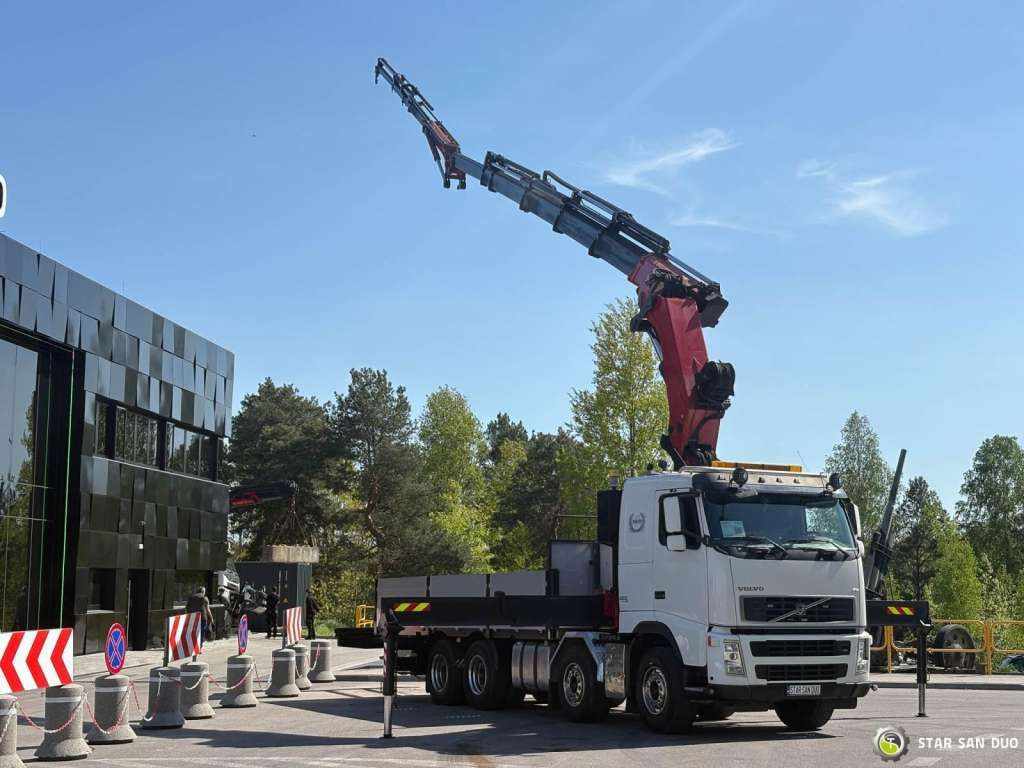 Volvo FH 520 8x4 HMF THOR K6 Fly Jib Euro 4 Winch - משאית מנוף: תמונה 2 Volvo FH 520 8x4 HMF THOR K6 Fly Jib Euro 4 Winch - משאית מנוף: תמונה 2