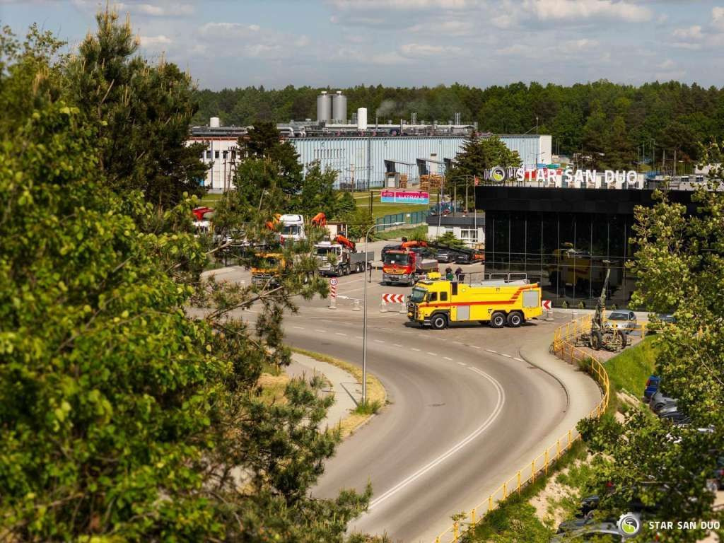 Volvo FM 460 6x6 Rosenbauer Fire Truck LSP Water Tank - משאית: תמונה 4 Volvo FM 460 6x6 Rosenbauer Fire Truck LSP Water Tank - משאית: תמונה 4