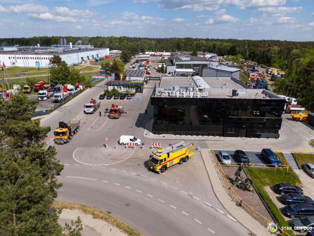 Volvo FM 460 6x6 Rosenbauer Fire Truck LSP Water Tank - משאית: תמונה 2 Volvo FM 460 6x6 Rosenbauer Fire Truck LSP Water Tank - משאית: תמונה 2