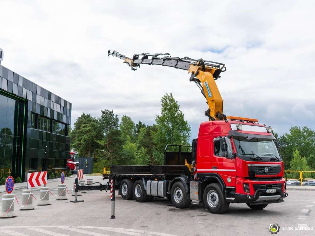 Volvo FMX 500 8x2 Effer 585 Fly Jib Winch Crane Kran - משאית מנוף: תמונה 3 Volvo FMX 500 8x2 Effer 585 Fly Jib Winch Crane Kran - משאית מנוף: תמונה 3