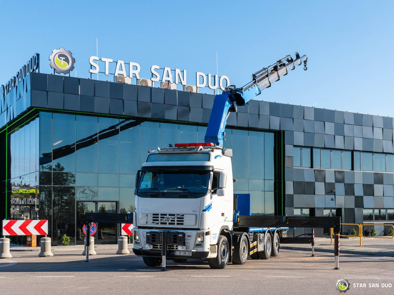 - משאית מנוף: תמונה 1 - משאית מנוף: תמונה 1