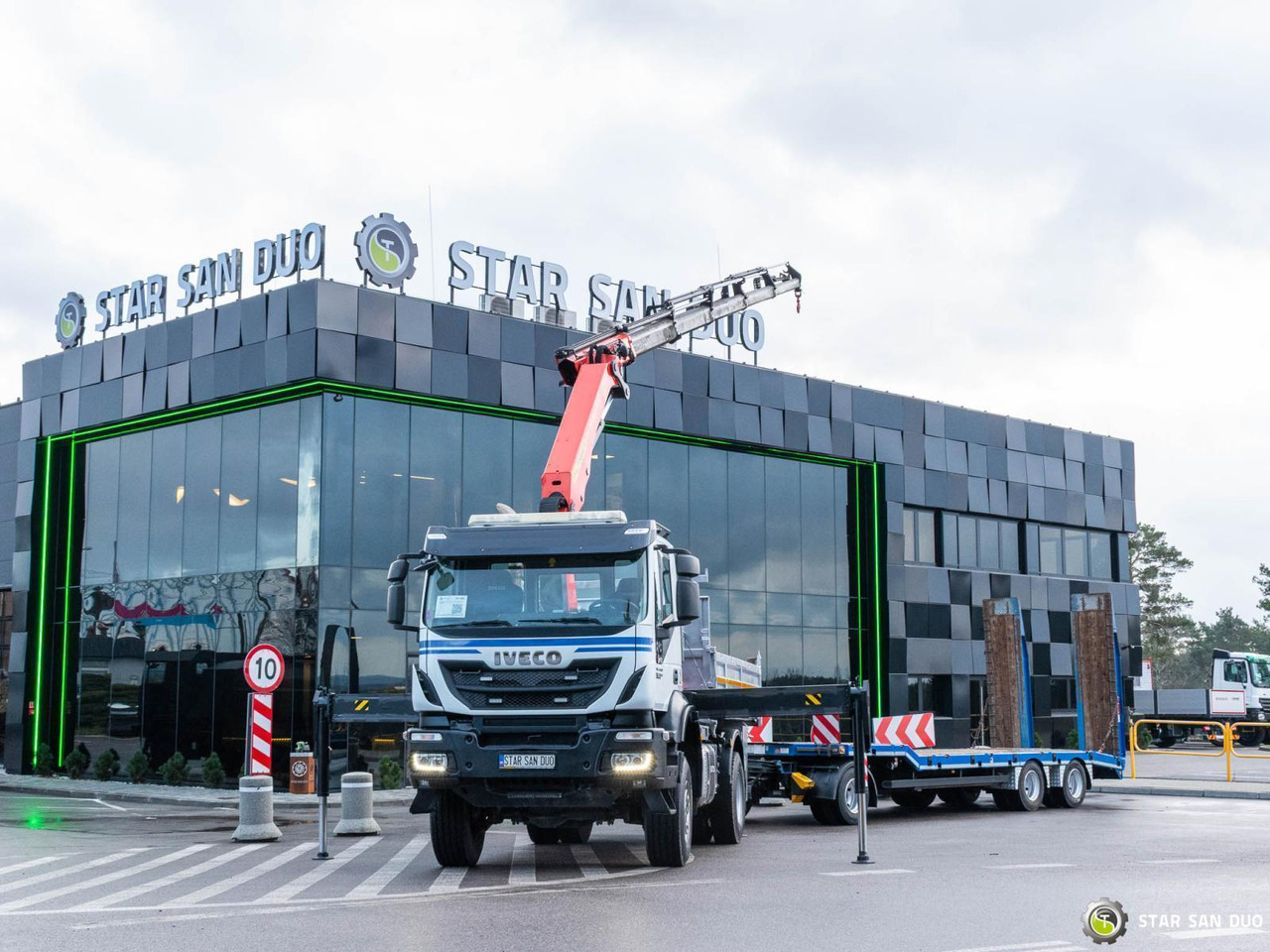 - משאית מנוף: תמונה 5 - משאית מנוף: תמונה 5