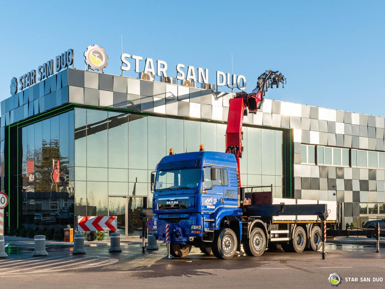 - משאית מנוף: תמונה 2 - משאית מנוף: תמונה 2