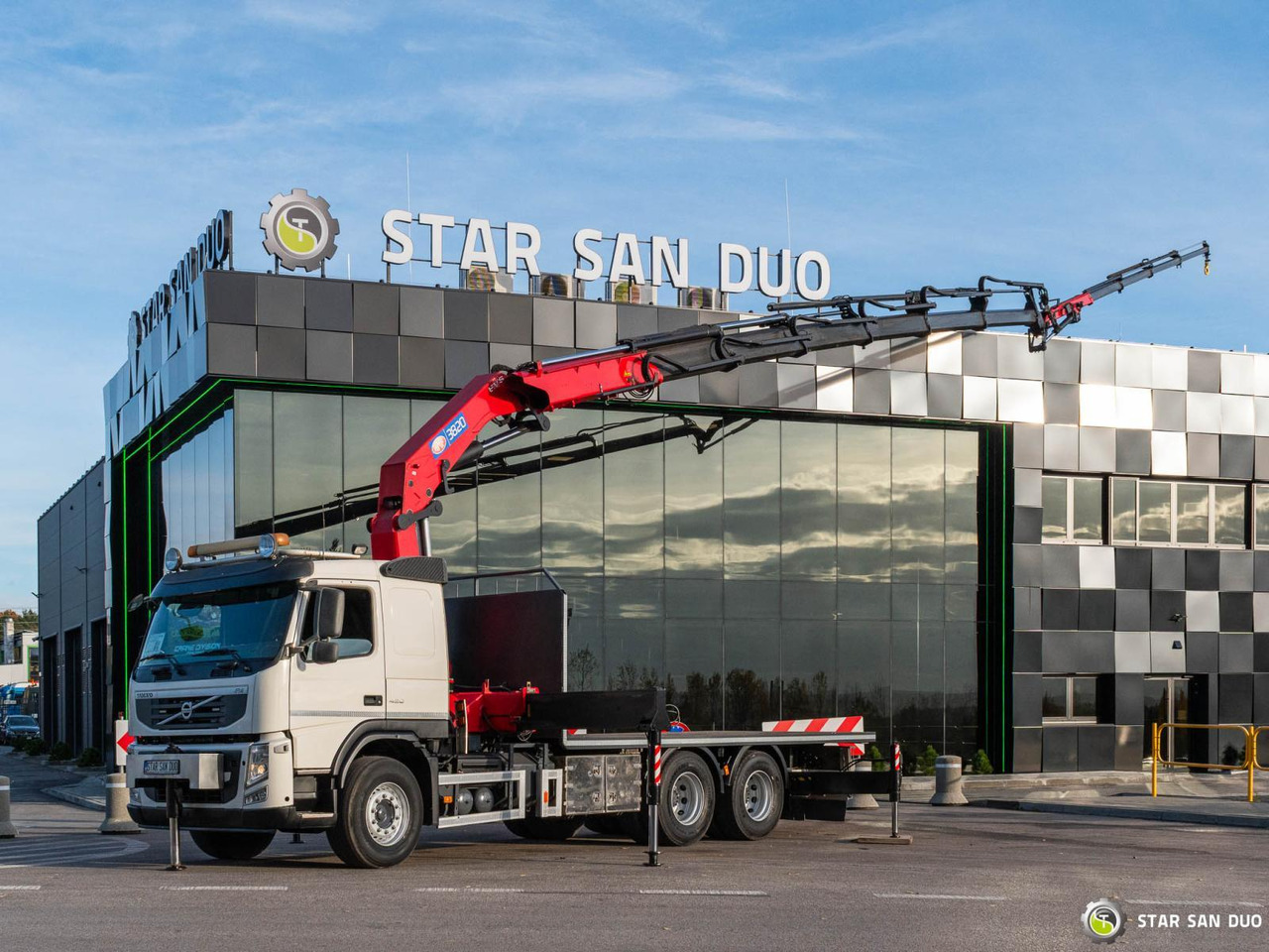 - משאית מנוף: תמונה 1 - משאית מנוף: תמונה 1