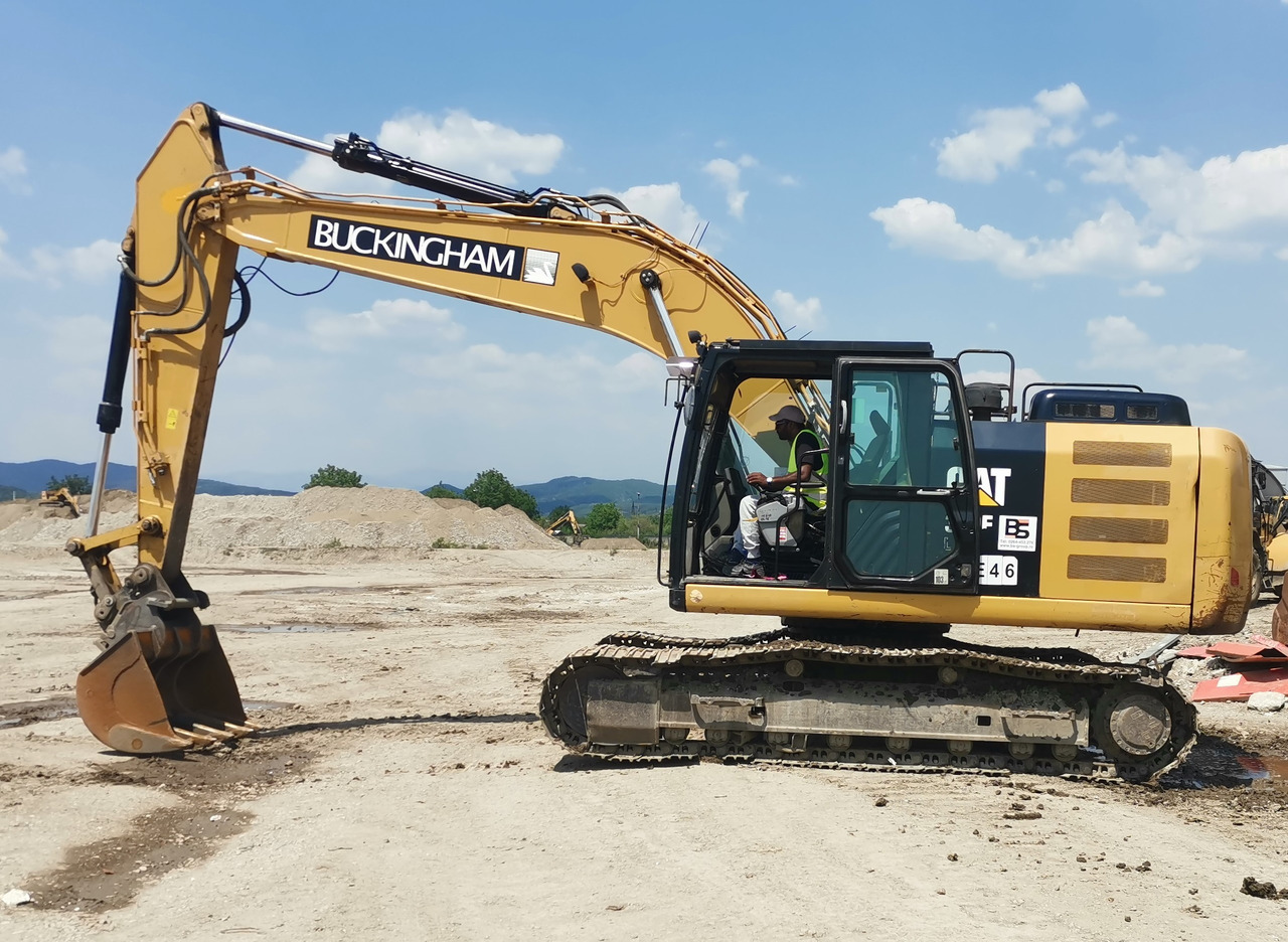 CATERPILLAR 320 E - מחפר סורק: תמונה 1 CATERPILLAR 320 E - מחפר סורק: תמונה 1