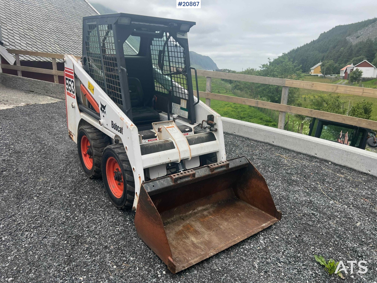 Bobcat 553 - מעמיס היגוי החלקה: תמונה 1 Bobcat 553 - מעמיס היגוי החלקה: תמונה 1