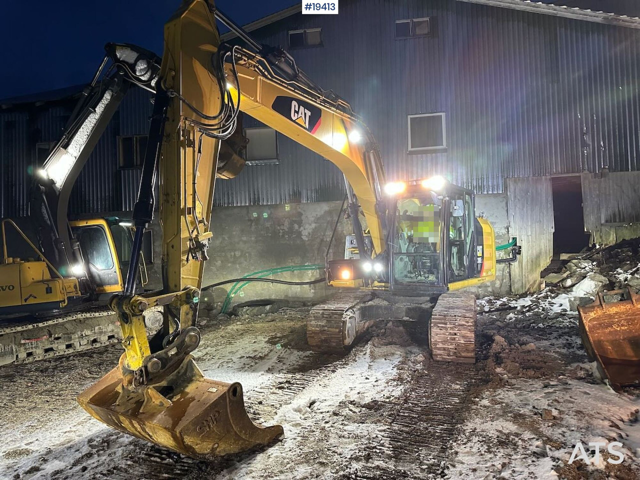 CAT 318EL crawler excavator w/ Cleaning bucket, tooth bucket and rototilt. WATCH VIDEO. - מחפר: תמונה 1 CAT 318EL crawler excavator w/ Cleaning bucket, tooth bucket and rototilt. WATCH VIDEO. - מחפר: תמונה 1
