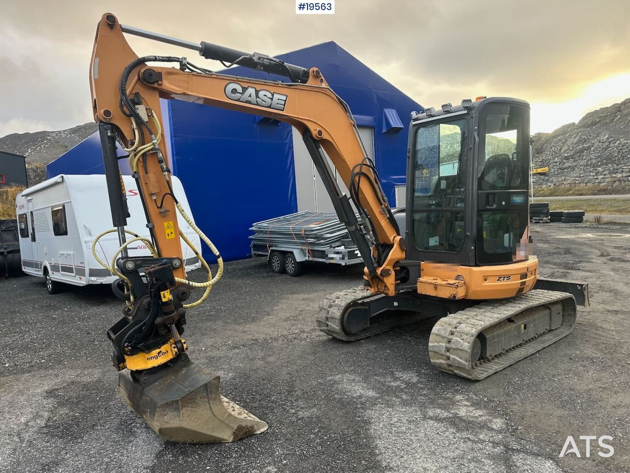 Case CX50B gravemaskin m/ rototilt, hammer, klype og 3 skuffer. Lavt timetall! - מחפר: תמונה 2 Case CX50B gravemaskin m/ rototilt, hammer, klype og 3 skuffer. Lavt timetall! - מחפר: תמונה 2