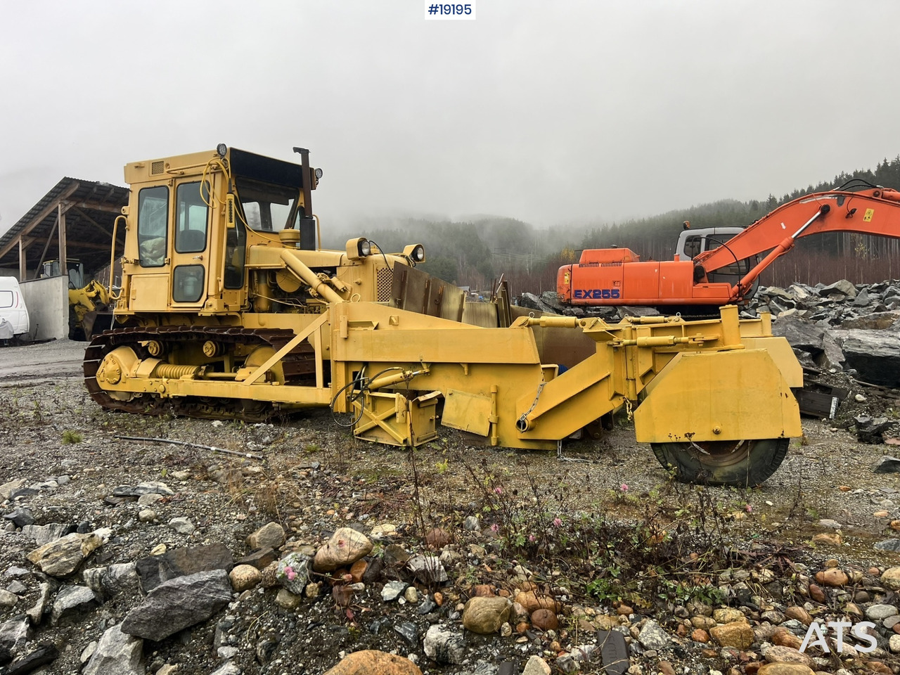 Caterpillar D5B - דחפור: תמונה 4 Caterpillar D5B - דחפור: תמונה 4