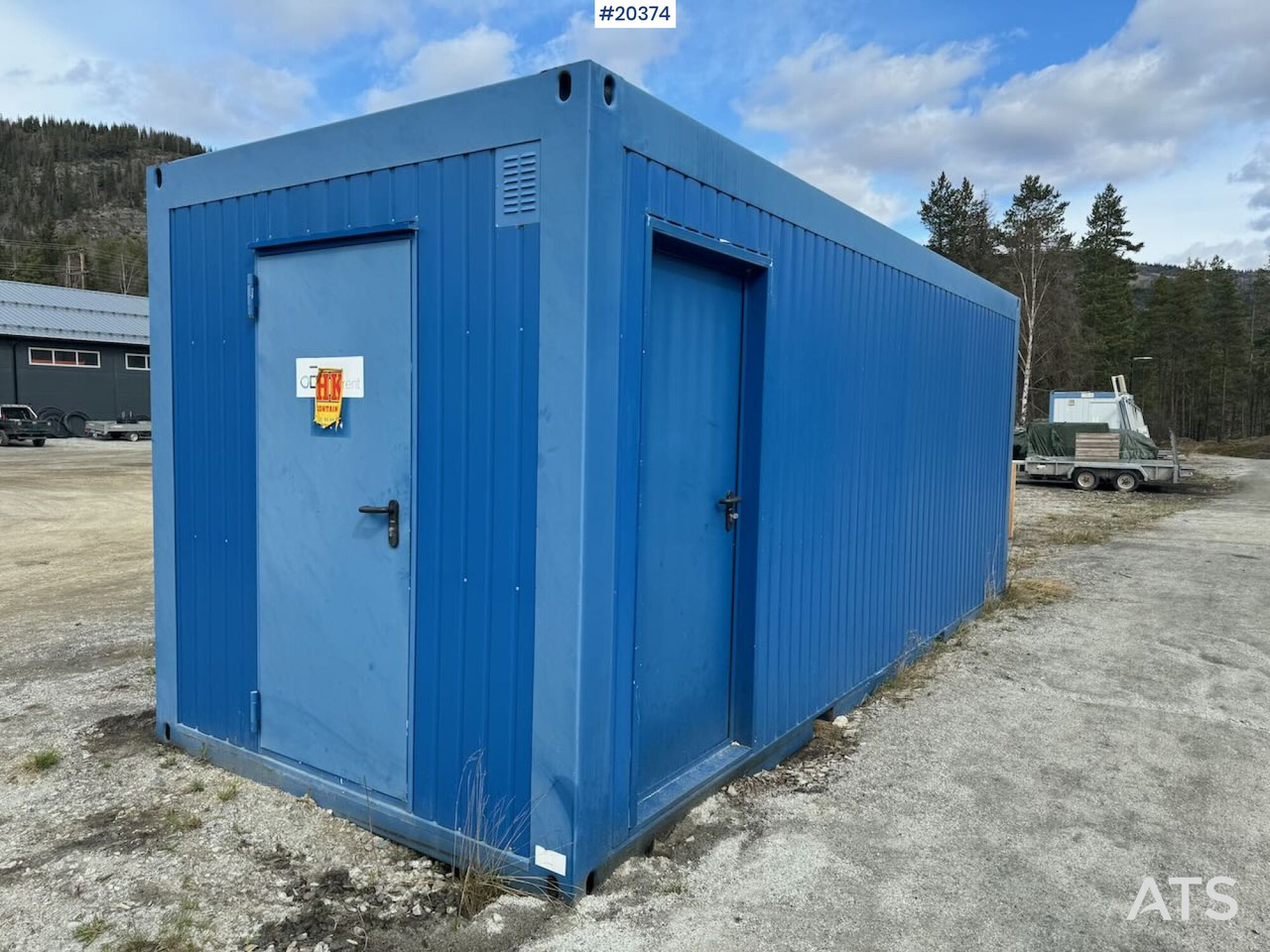 Containerbrakke med tre innganger - מכולת בנייה: תמונה 4 Containerbrakke med tre innganger - מכולת בנייה: תמונה 4