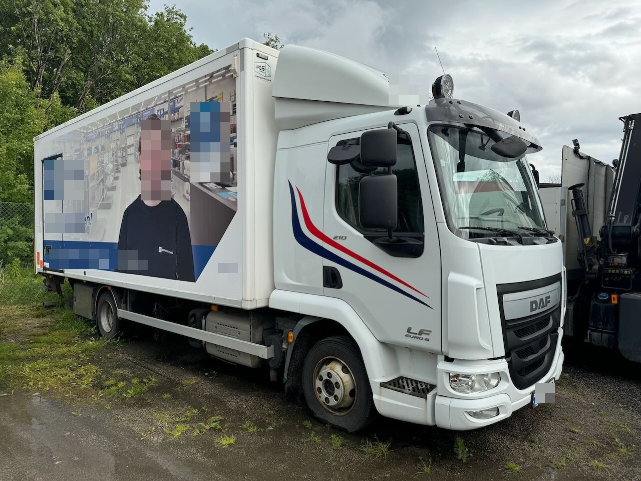 DAF LF 210 - משאית תיבה: תמונה 2 DAF LF 210 - משאית תיבה: תמונה 2