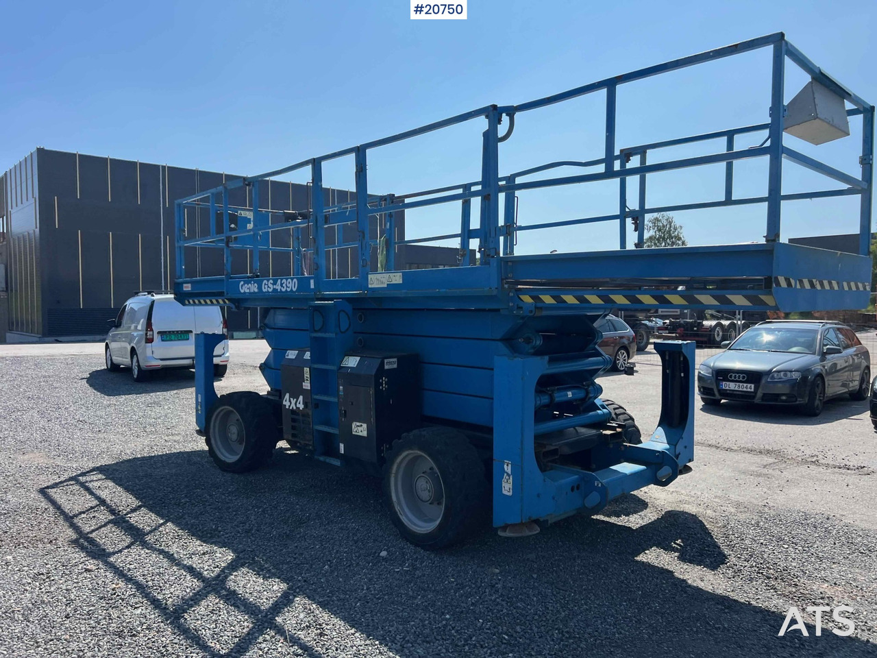 מעלית מספריים Genie GS4390: תמונה 15