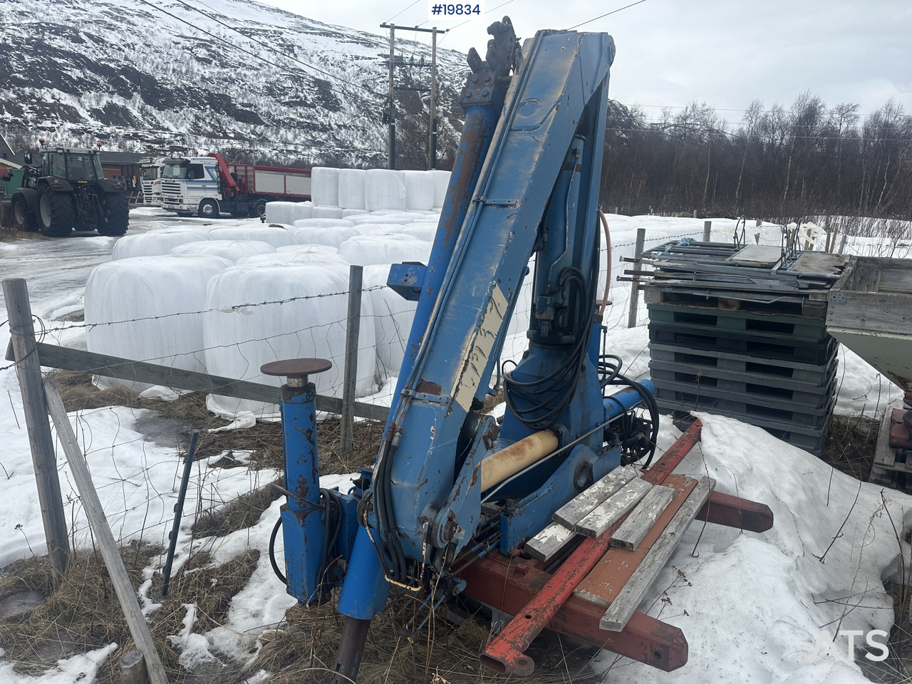 HMF rear-mounted 10 t/m crane - עגורן מעמיס: תמונה 2 HMF rear-mounted 10 t/m crane - עגורן מעמיס: תמונה 2