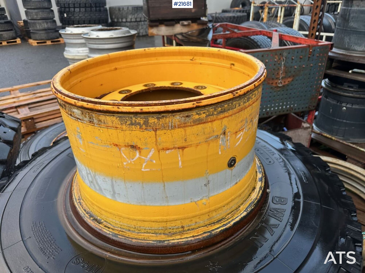 Hilo Dekkene har stått på en Volvo L60E - גלגלים וצמיגים עבור מכונת בנייה: תמונה 5 Hilo Dekkene har stått på en Volvo L60E - גלגלים וצמיגים עבור מכונת בנייה: תמונה 5