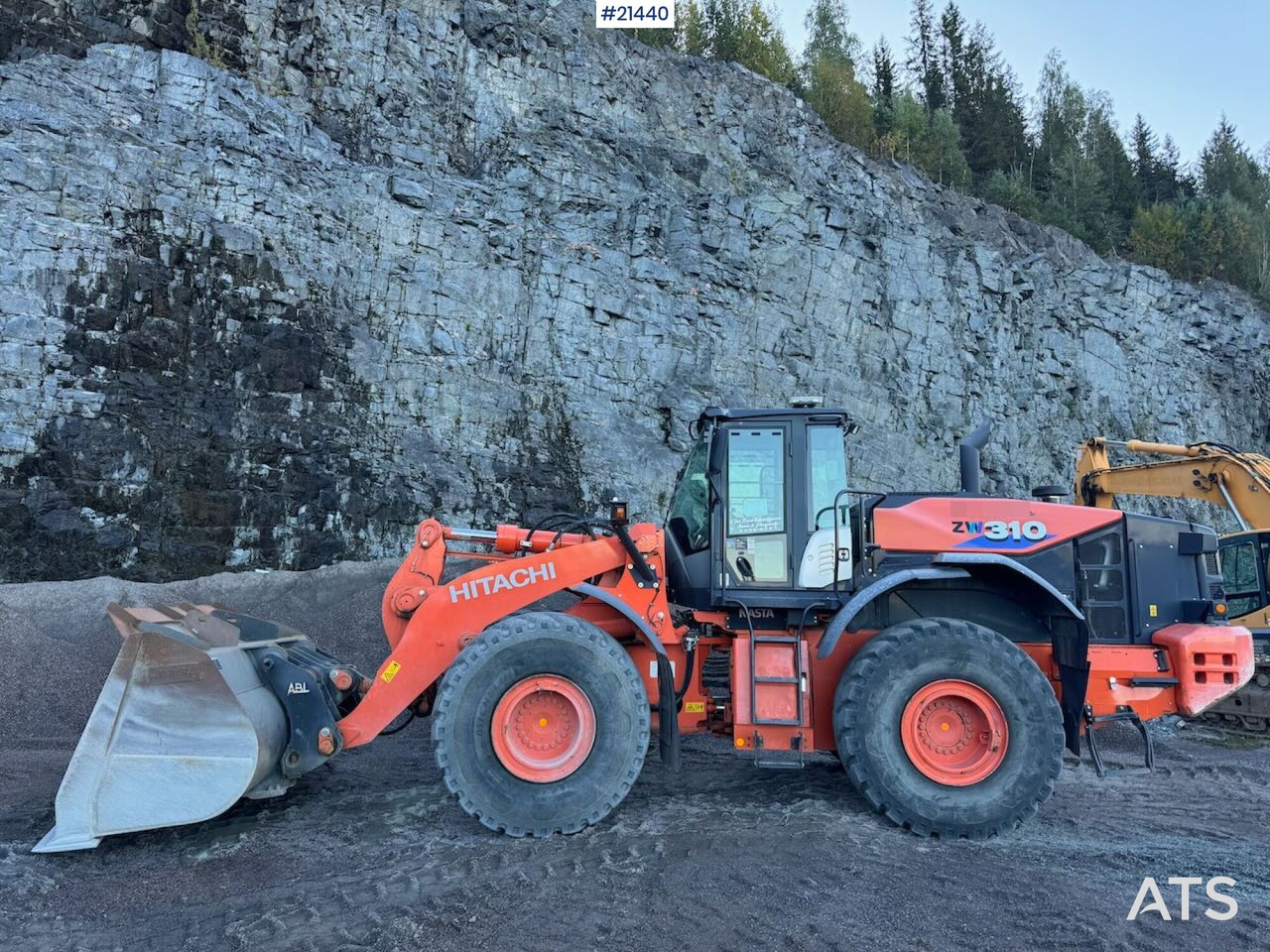 Hitachi ZW310 - מעמיס גלגלים: תמונה 2 Hitachi ZW310 - מעמיס גלגלים: תמונה 2