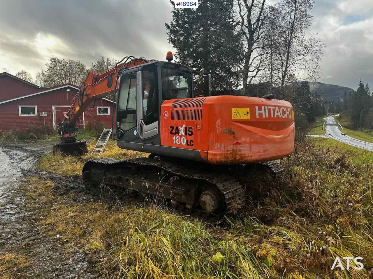 Hitachi ZX180LC-3 - מחפר: תמונה 1 Hitachi ZX180LC-3 - מחפר: תמונה 1