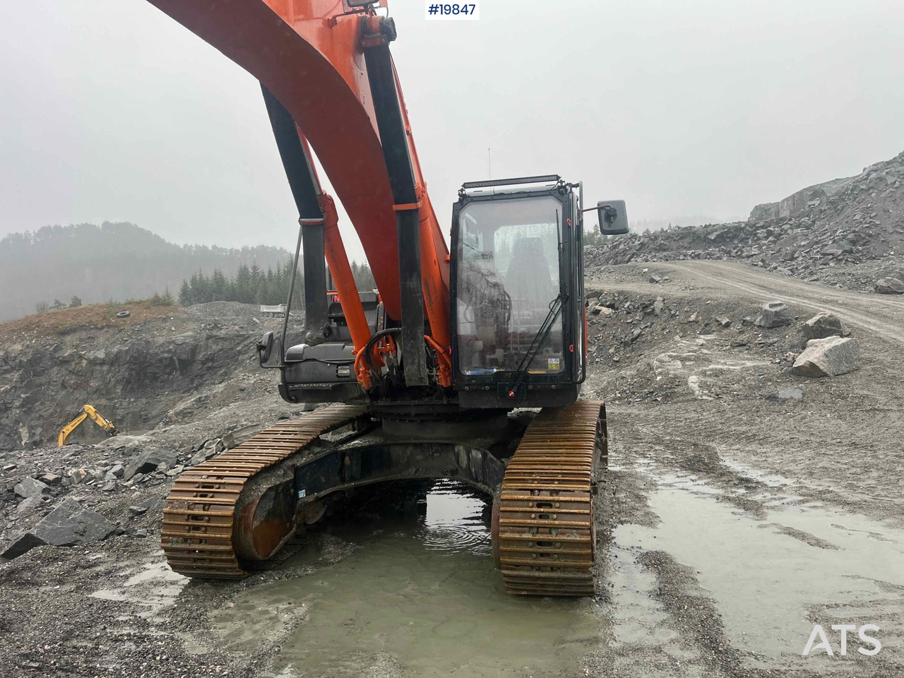 Hitachi ZX350LC-5B - מחפר: תמונה 2 Hitachi ZX350LC-5B - מחפר: תמונה 2