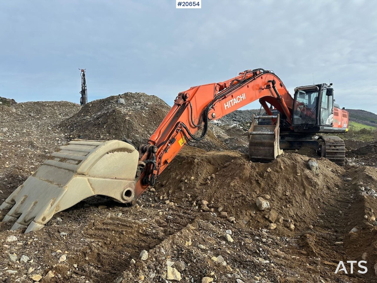Hitachi ZX350LC-6 - מחפר: תמונה 1 Hitachi ZX350LC-6 - מחפר: תמונה 1