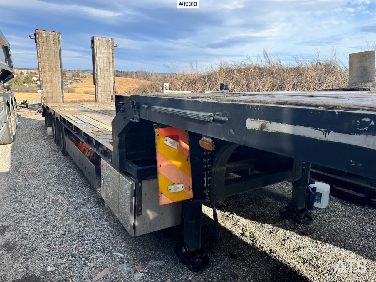 Istrail 3 akslet maskinsemi - סמיטריילר עם מטען נמוך: תמונה 2 Istrail 3 akslet maskinsemi - סמיטריילר עם מטען נמוך: תמונה 2
