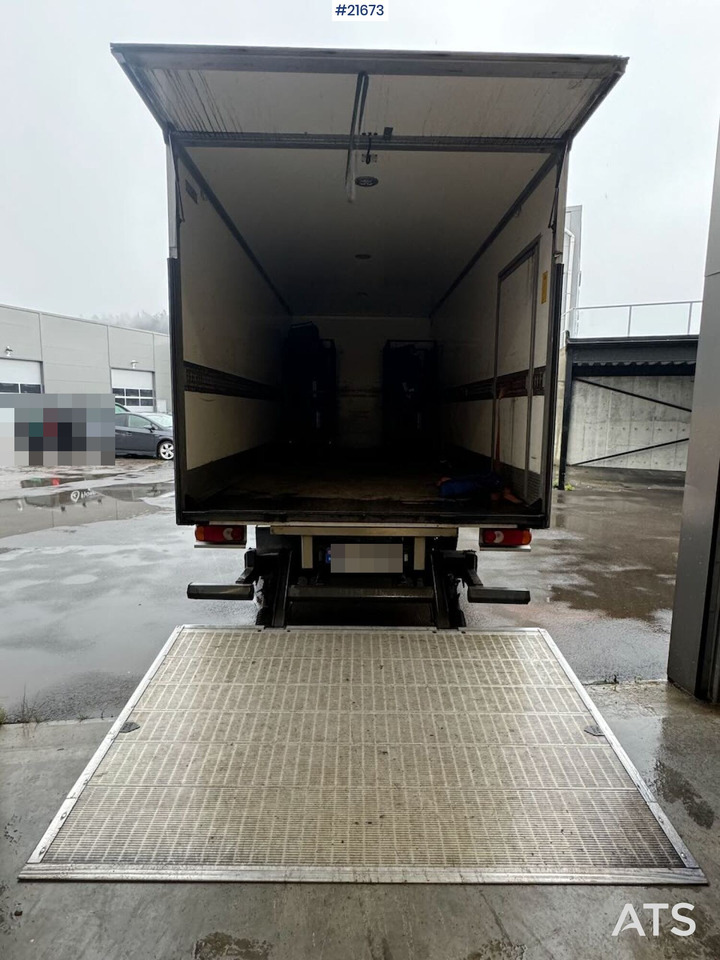 Iveco 75E-210 4x2 skapbil m/ lift SE VIDEO - משאית תיבה: תמונה 4 Iveco 75E-210 4x2 skapbil m/ lift SE VIDEO - משאית תיבה: תמונה 4