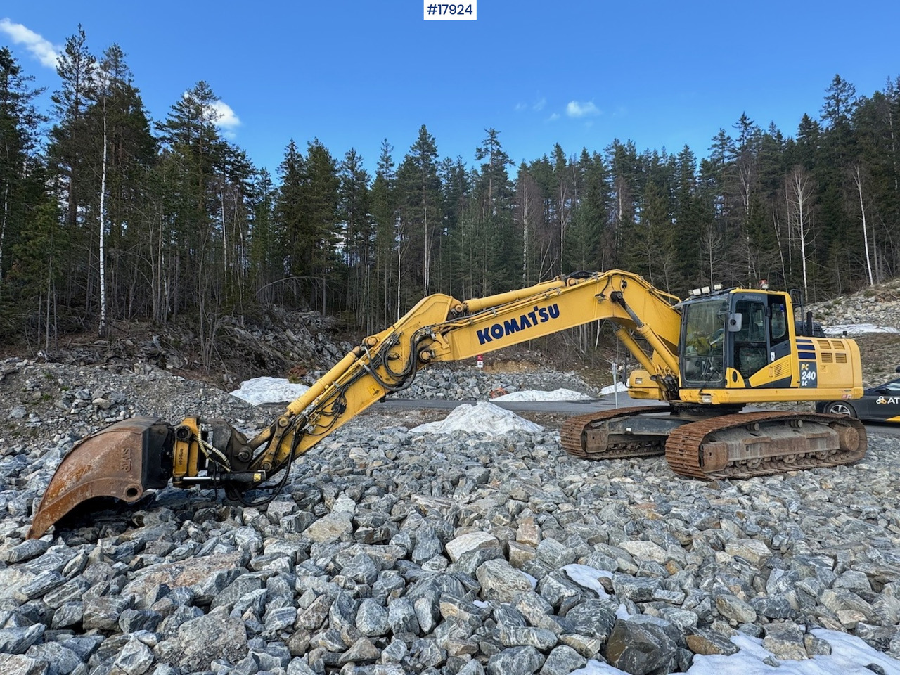 Komatsu PC240LC-10 - מחפר: תמונה 2 Komatsu PC240LC-10 - מחפר: תמונה 2