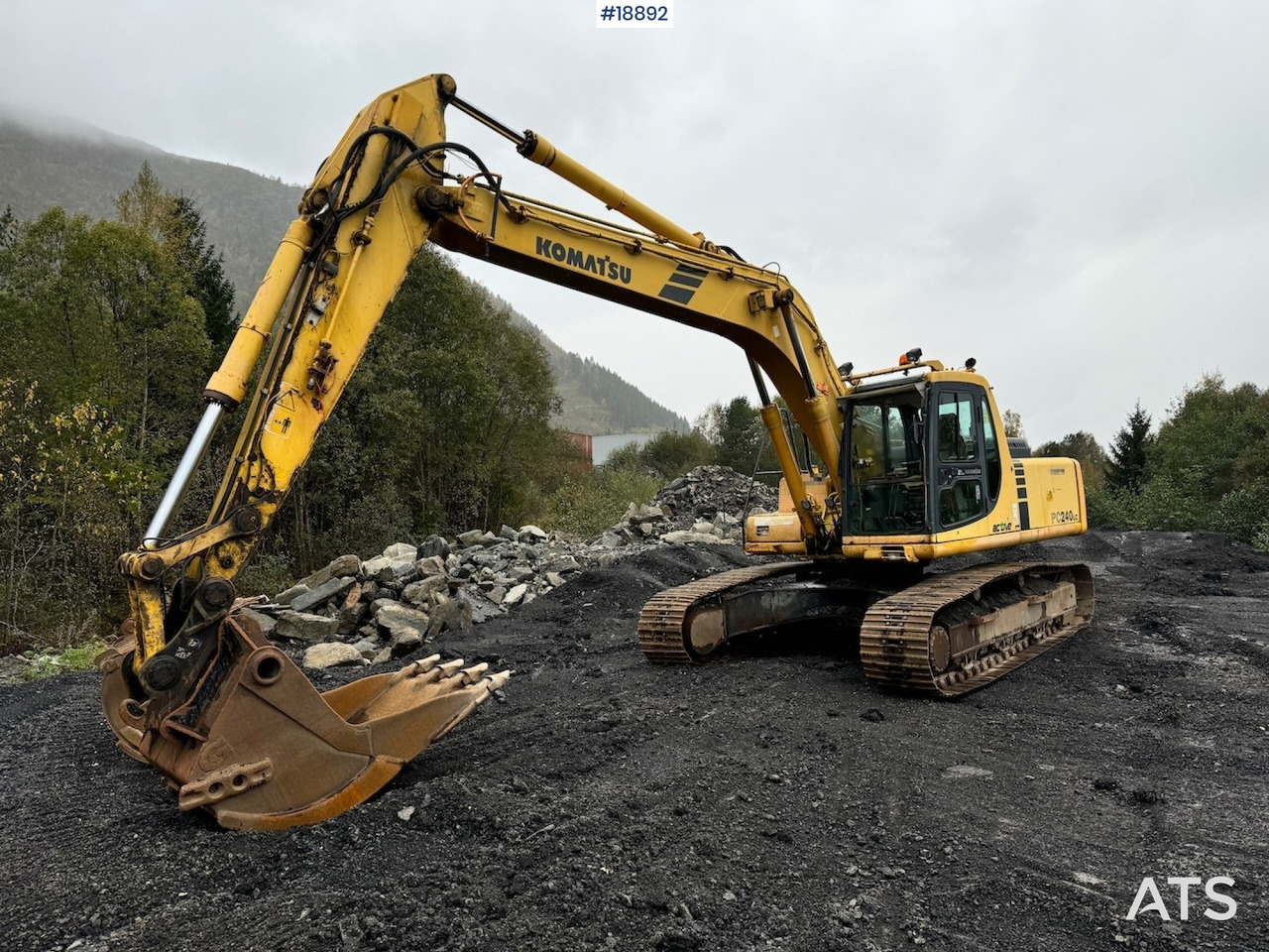 Komatsu PC240LC-6K Beltegraver m/ Graveskuffe - מחפר: תמונה 1 Komatsu PC240LC-6K Beltegraver m/ Graveskuffe - מחפר: תמונה 1